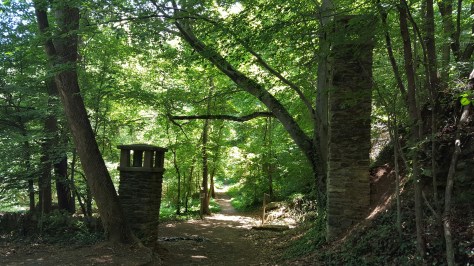 Hosuton Mill stone pillars